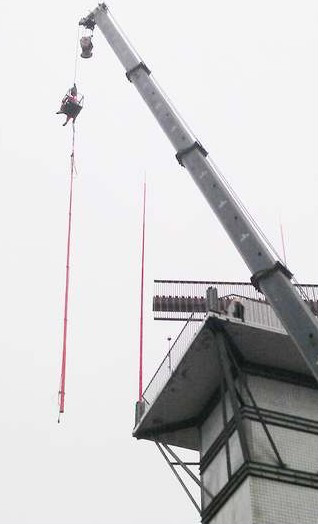 湖南空管分局加強(qiáng)禹雨季節(jié)雷達(dá)防雷保障